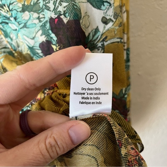 ANTHROPOLOGIE Hemant & Nandita Keysyone Blouse in Green Floral 100% Silk M - Picture 8 of 9